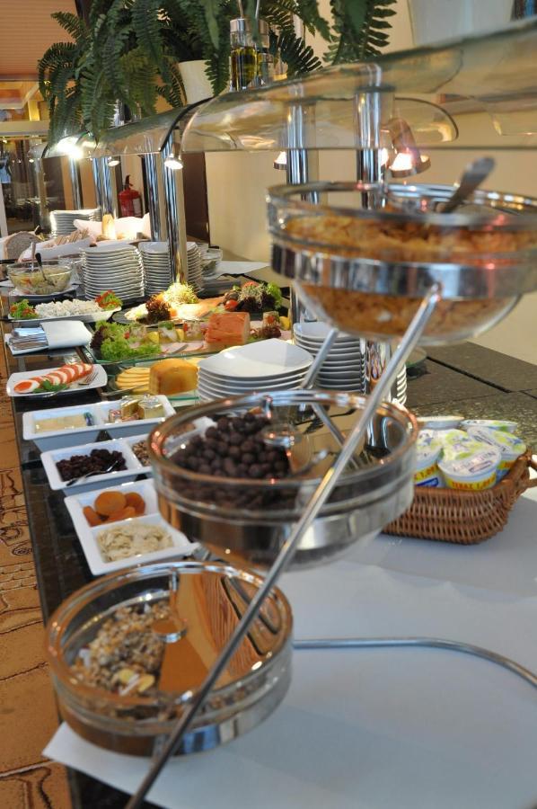 טיצ'י Piramida Park Hotel & Wellness מראה חיצוני תמונה