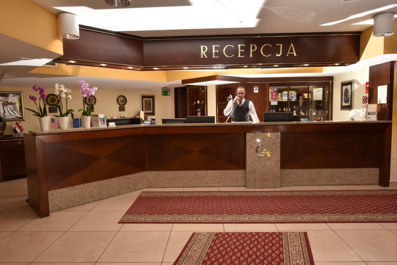 טיצ'י Piramida Park Hotel & Wellness מראה חיצוני תמונה