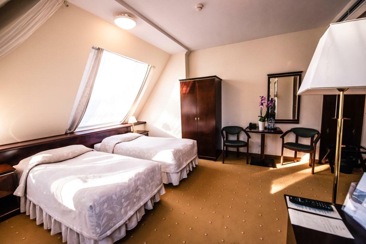 טיצ'י Piramida Park Hotel & Wellness מראה חיצוני תמונה